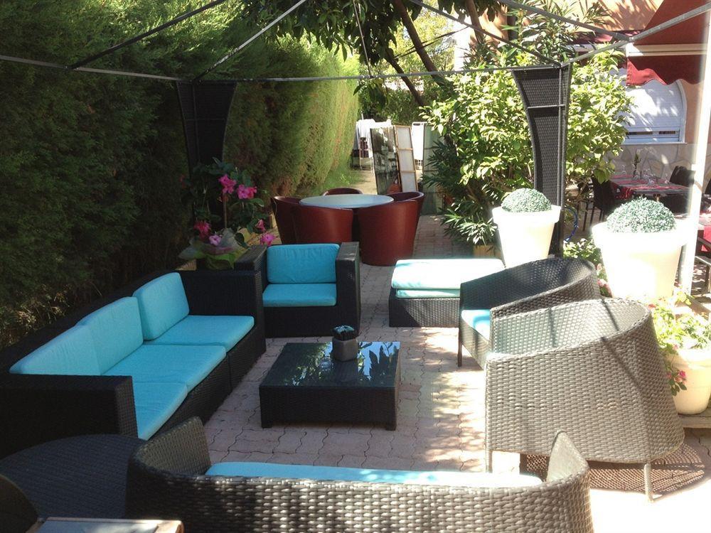 Hotel Le Derby Cagnes-sur-Mer Ngoại thất bức ảnh