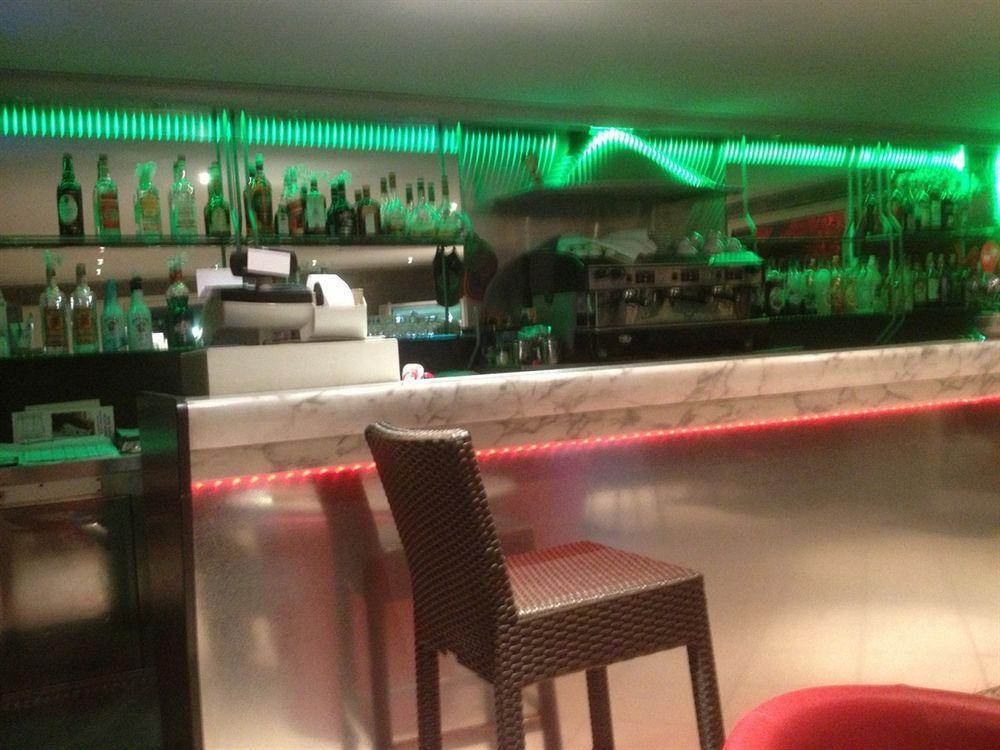 Hotel Le Derby Cagnes-sur-Mer Ngoại thất bức ảnh
