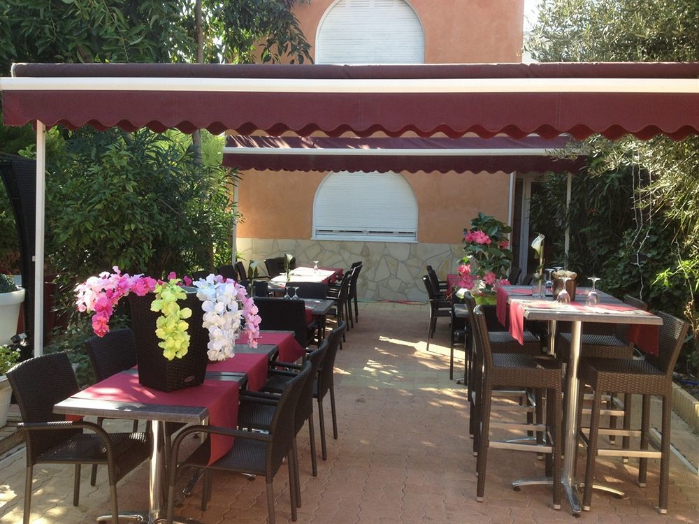 Hotel Le Derby Cagnes-sur-Mer Ngoại thất bức ảnh