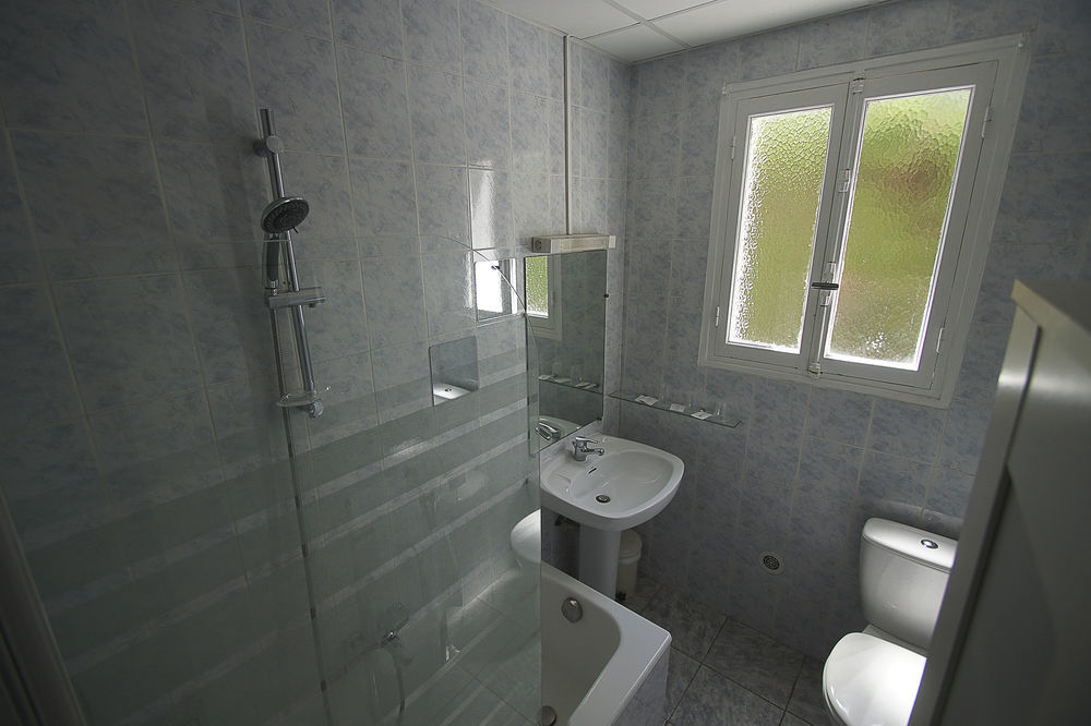 Hotel Le Derby Cagnes-sur-Mer Ngoại thất bức ảnh