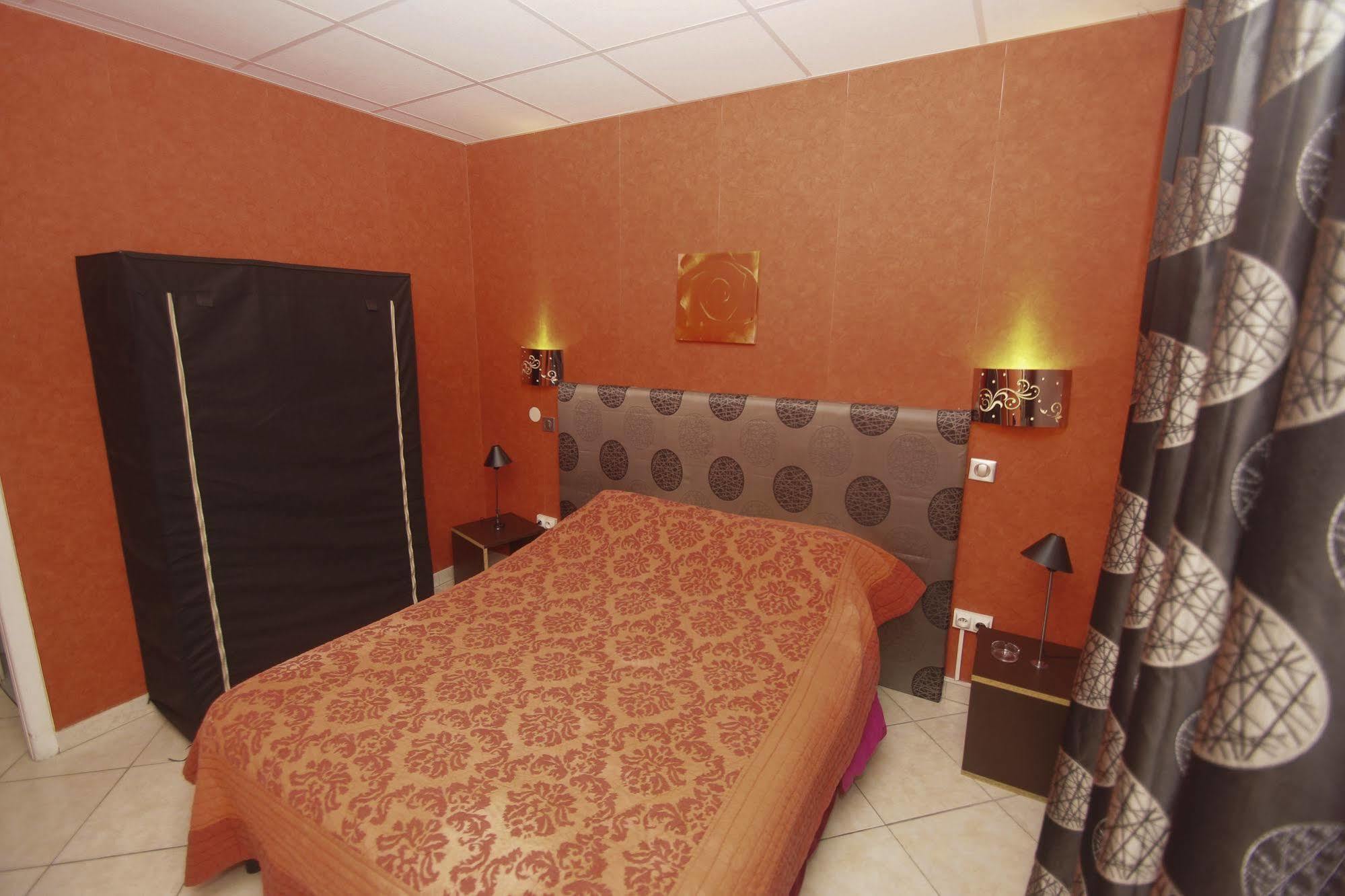 Hotel Le Derby Cagnes-sur-Mer Ngoại thất bức ảnh