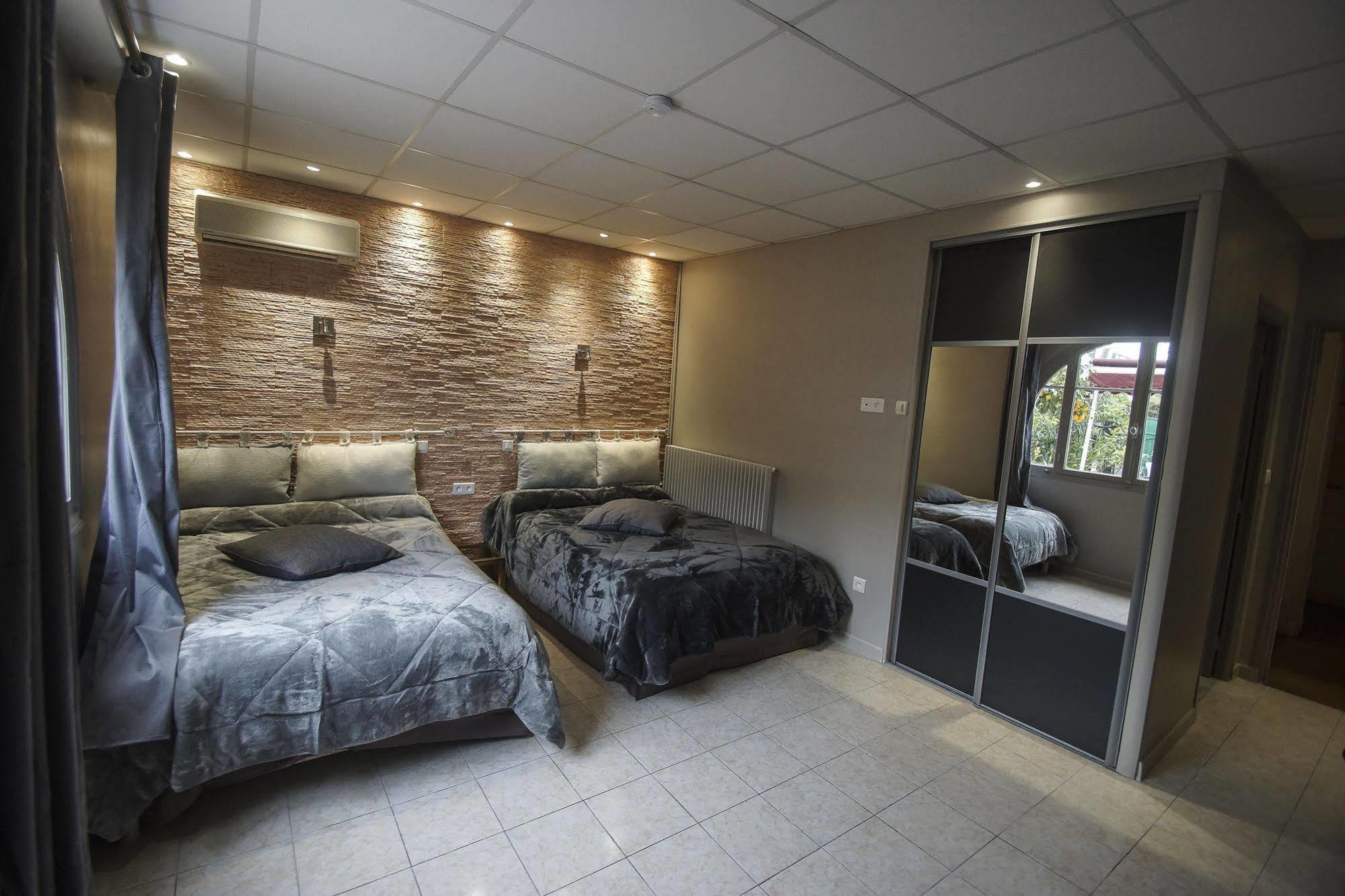 Hotel Le Derby Cagnes-sur-Mer Ngoại thất bức ảnh